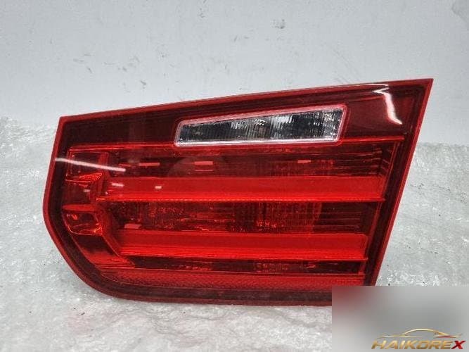 BMW 3 Series 2012 — отделка багажника правая