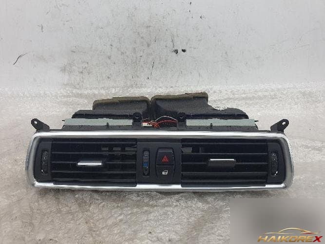 BMW 5 Series 2014 — центральный дефлектор обдува F49142584-10