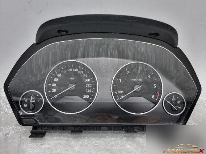 BMW 3 серия 2012 — приборная панель (дизель) 9295857-01