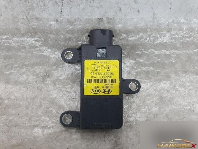 Kia K7 2013 — датчик 95690-2T250