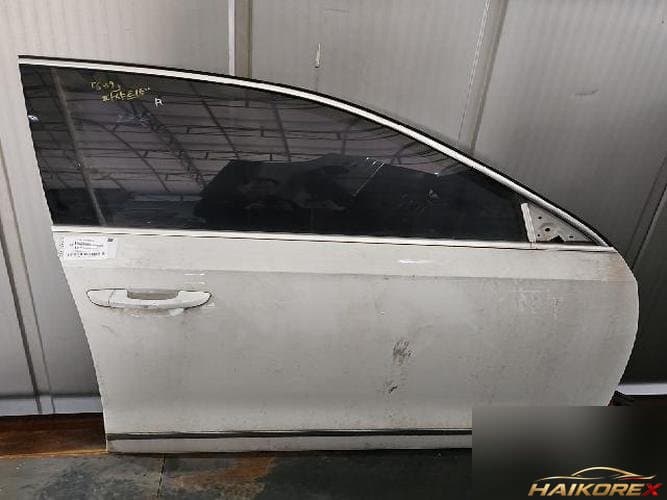 Volkswagen Passat 2015 — передняя дверь правая 561831056B