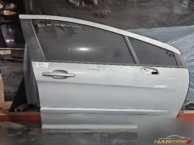 Peugeot 308 2013 — дверь передняя правая