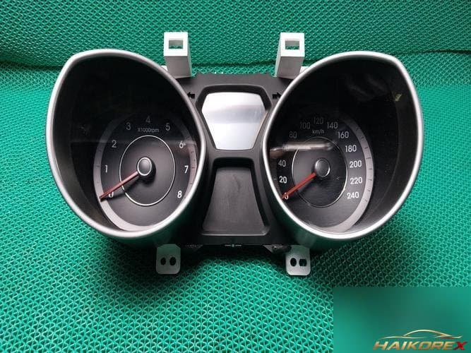 Hyundai Avante 2012 — приборная панель 940033X020