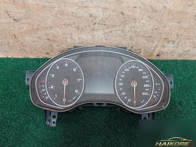 Audi A7 2012 — панель приборов 4G8920930M