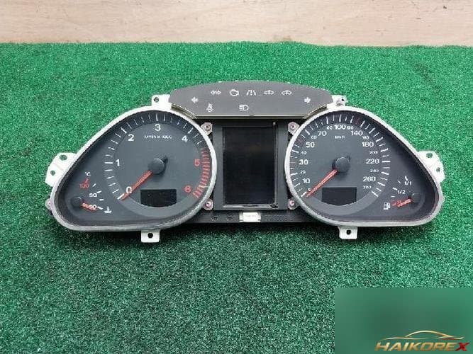 Audi A6 2008 — приборная панель 4F0920901 G