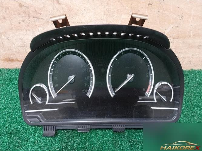 BMW 5 серия 2012 — панель приборов 928046401 4