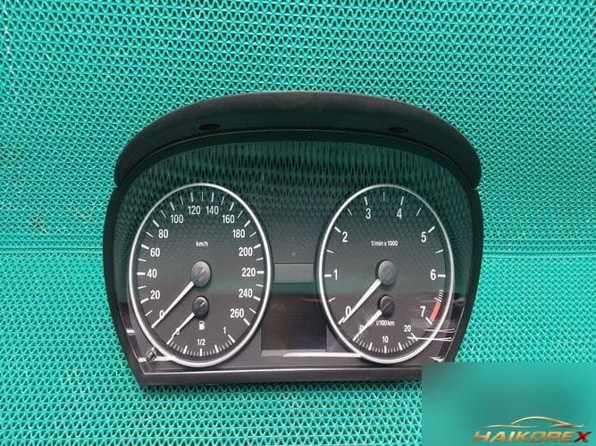 BMW 3 Series 2007 — приборная панель 912259401