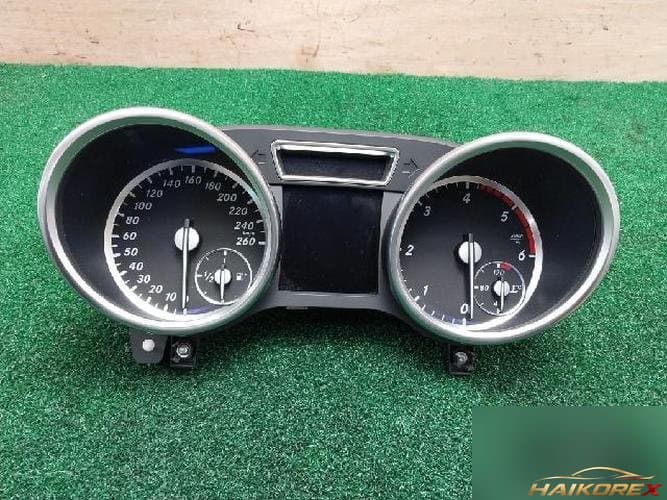 Mercedes-Benz M-Class 2015 — панель приборов A1669008814