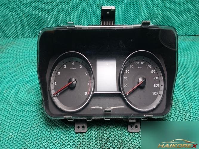 KG Mobility Tivoli 2021 — панель приборов 8021035620