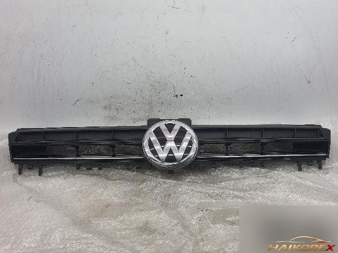 Volkswagen Golf 2015 — решетка радиатора 5G0853653E