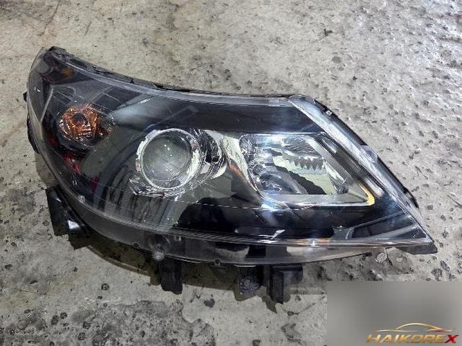 Renault SM5 2011 — фара правая 260100768R