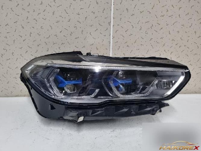 BMW X5 G05 2021 — фара передняя правая LED