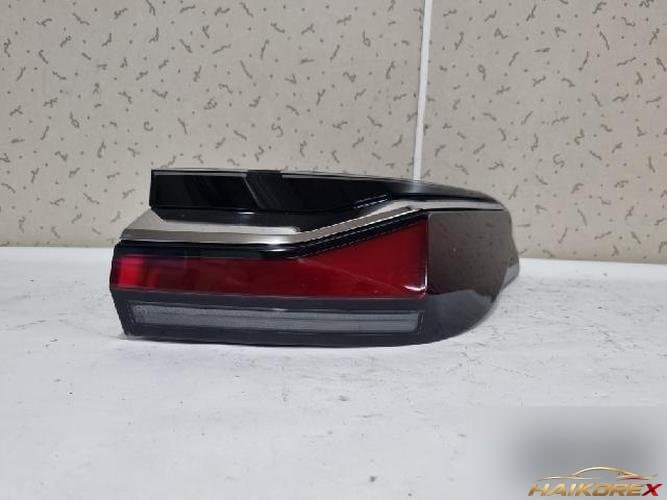 BMW 7 Series 2025 — комбинированный фонарь задний правый (пассажирский) 2604304824