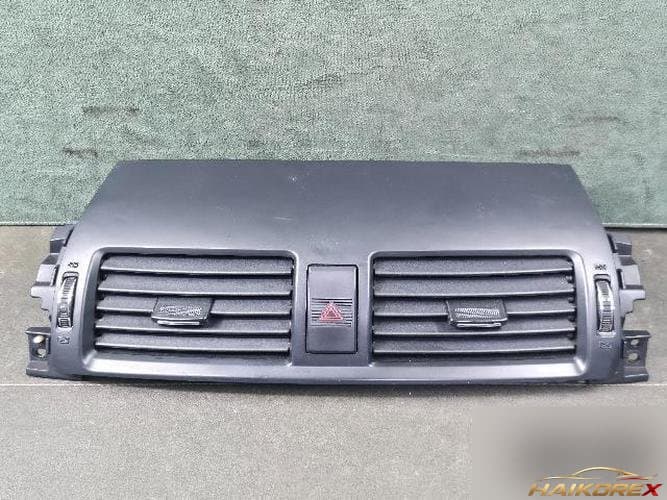 Kia Mohave 2011 — дефлектор воздуховода 84740-2J500