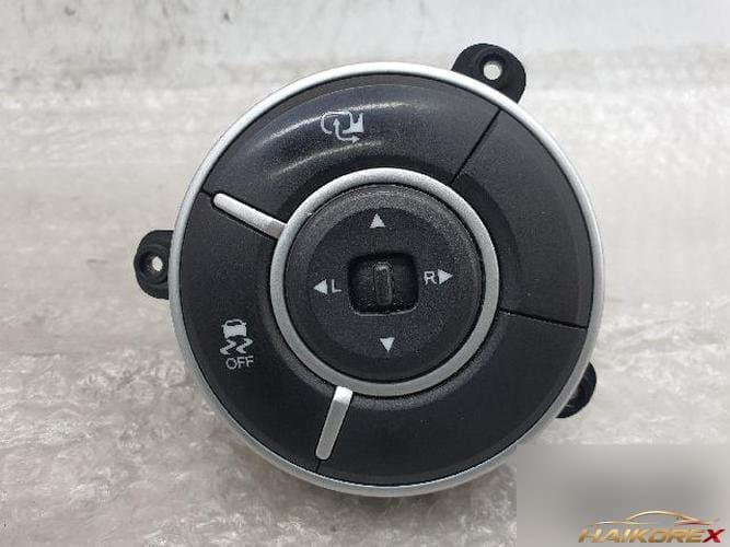 KG Mobility Korando 2013 — кнопка складывания бокового зеркала