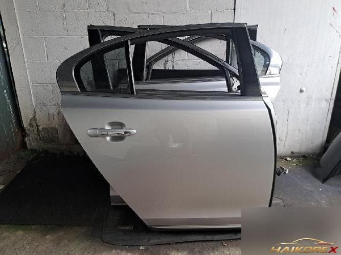 Ford MKS 2013 — дверь задняя правая