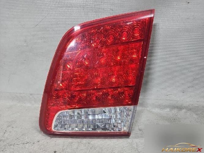 Kia Sorento 2011 — белый отделочный элемент (багажник) правый 7