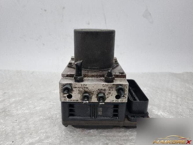 Audi A6 2012 — блок ABS 4G0 907 379 H