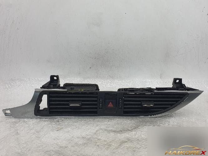 Audi A7 2012 — центральный дефлектор воздуховода 4G0941509