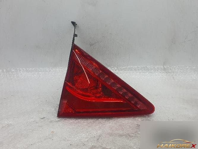 Audi A7 2012 — накладка двери задняя левая 4G8945093