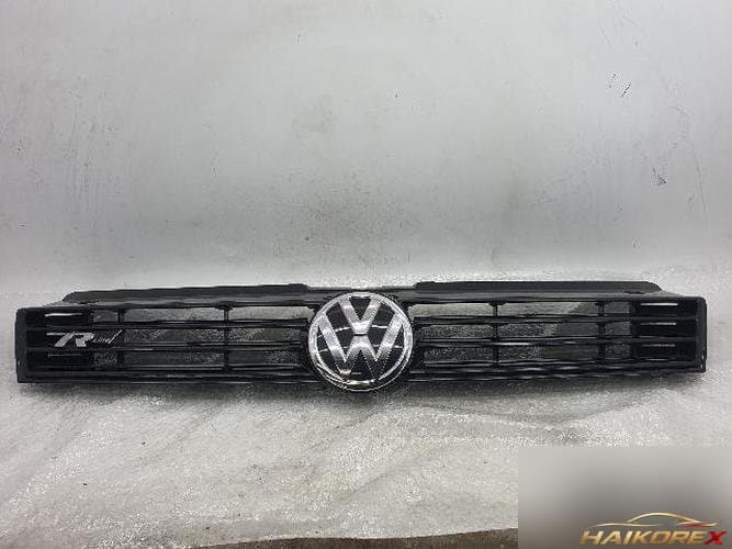 Volkswagen Polo 1.4 TDI 2016 — решётка радиатора