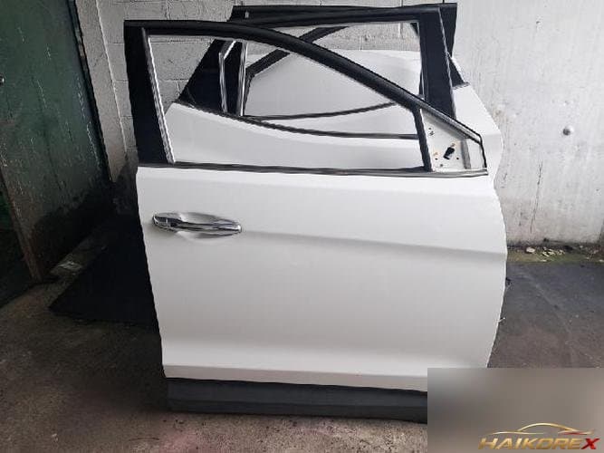 Hyundai Santa Fe 2014 — дверь передняя правая