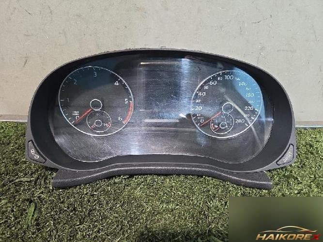 Volkswagen Passat 2015 — комбинация приборов 561920 870E 10