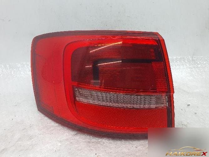Volkswagen Jetta 2015 — фонарь задний левый (комбинированный)