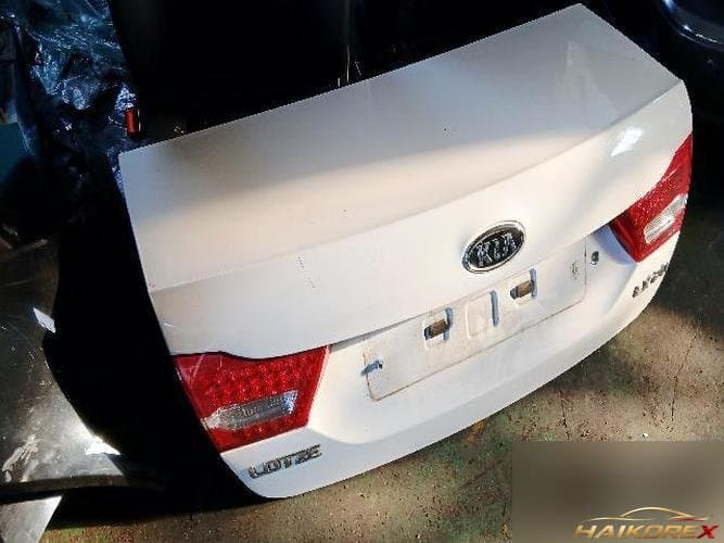 Kia Roche 2010 — крышка багажника белая