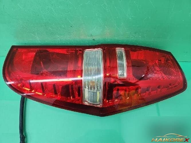 Hyundai Grand Starex 2014 — комбинированный задний фонарь правый (пассажирский)