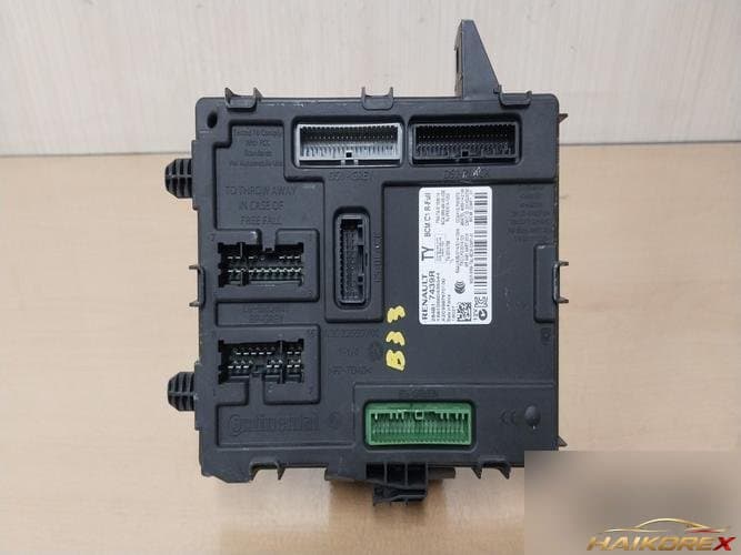 Renault SM6 2016 — модуль управления ETACS/BCM 284B17439R