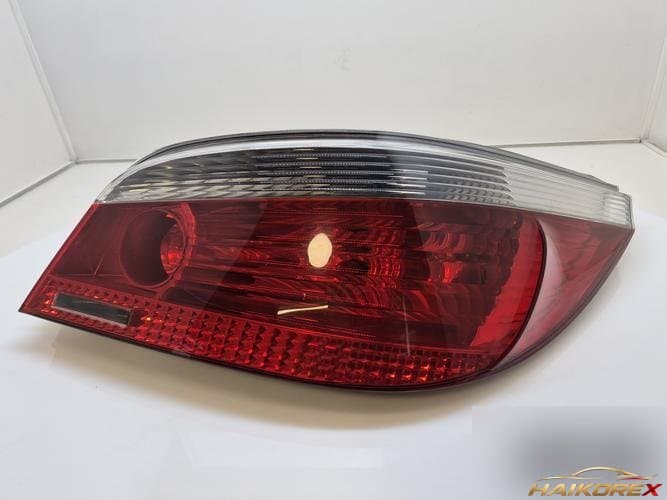 BMW 5 Series 2004 — фара задняя правая (наружная) 6923306