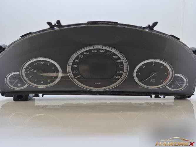 Mercedes-Benz E-Class 2009 — приборная панель (A2129007503)