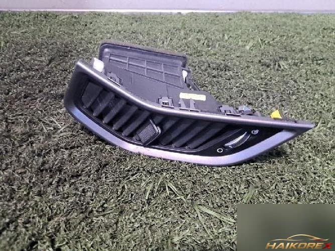 Hyundai Santa Fe 2014 — дефлектор воздушный 974102W000