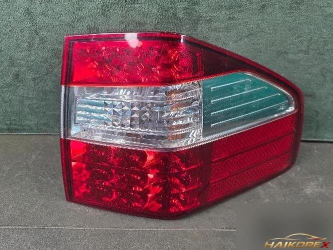 Kia Mohave 2011 — фонарь задний комбинированный правый (LED)