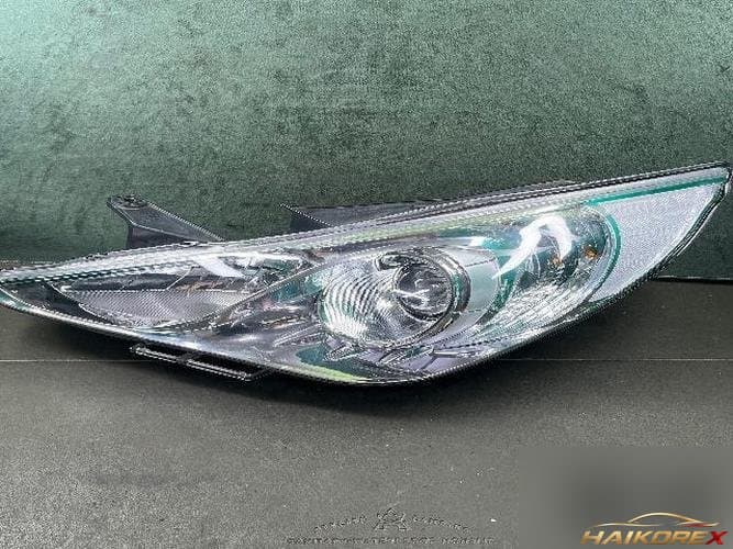 Hyundai Sonata 2013 — фара левая