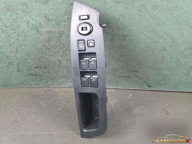 Kia Sorento 2010 — кнопка стеклоподъемника 93570-2P200VA
