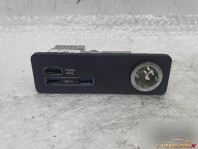 Jaguar XF 2017 — USB-разъём и прикуриватель FW93-19E110-BC