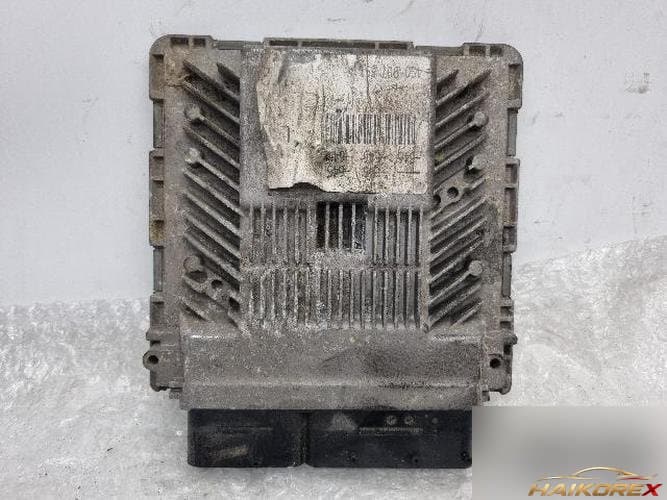 Audi A7 2012 — блок управления двигателем ECU 4G0 907 551 A