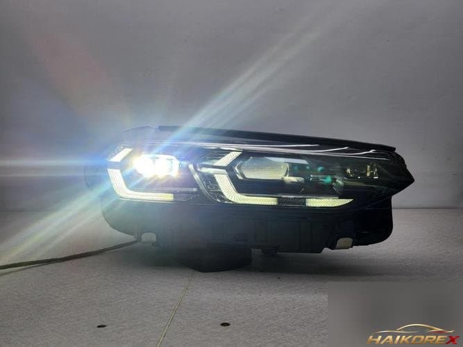 BMW X3 2021 — фара правая (восстановленная)