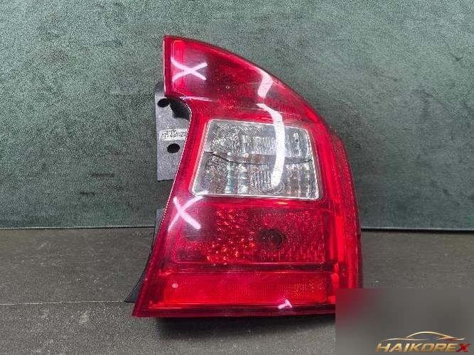 Kia Carens 2008 — задний комбинированный фонарь правый