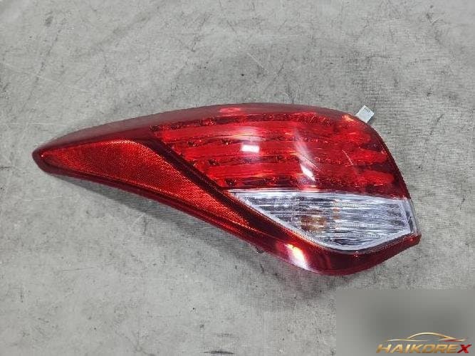 Hyundai i40 2012 — фонарь задний левый (комбинированный)