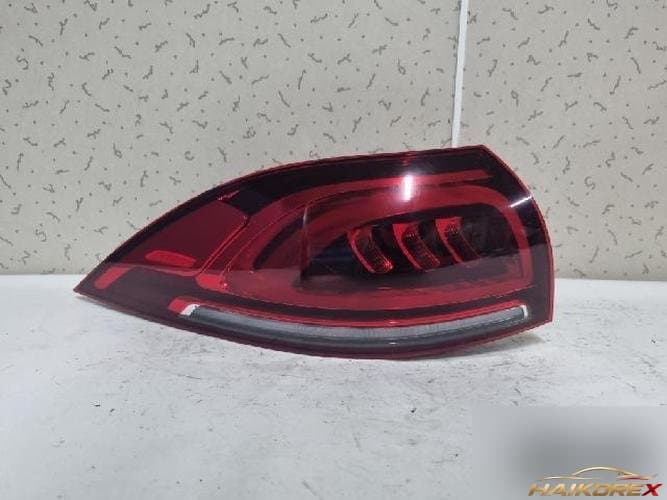 Mercedes-Benz GLE-Class 2020 — комбинированный фонарь задний левый (водительский) A1679061007