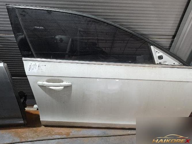 Audi A4 2015 — передняя дверь правая 8K0831052J