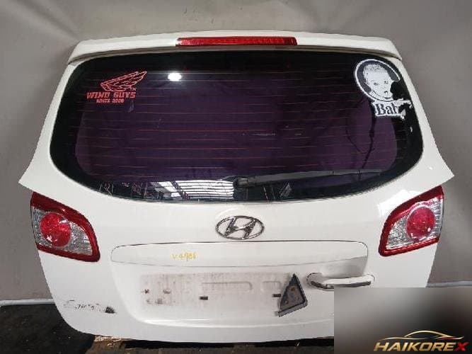 Hyundai Santa Fe 2011 — дверь багажника