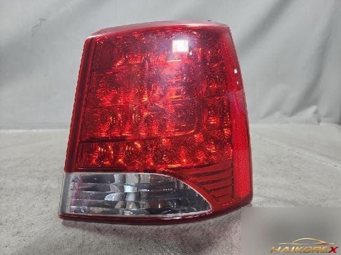 Kia Sorento 2012 — фонарь задний комбинированный правый (пассажирский)