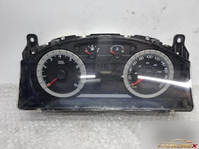 Ford Escape 2009 — приборная панель 9L8T-10849-H0