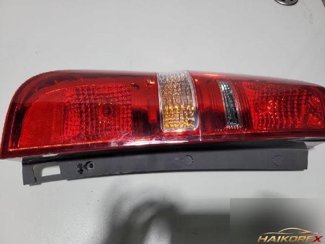 Hyundai Grand Starex 2014 — комбинированный задний фонарь левый