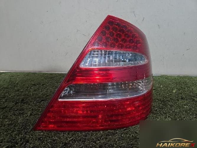 Mercedes-Benz E-Class 2004 — комбинированный фонарь (задний) правый, 7 контактов