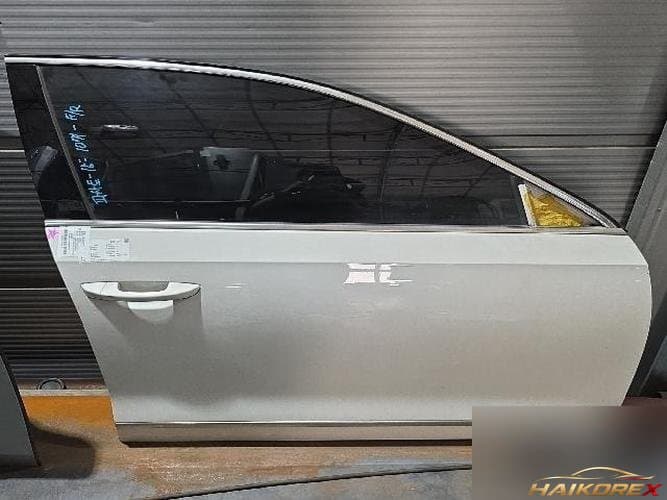 Volkswagen Passat 2015 — дверь передняя правая 561831056B